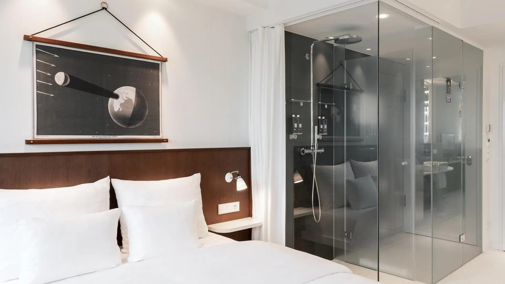 Ruby Luna Hotel デュッセルドルフ