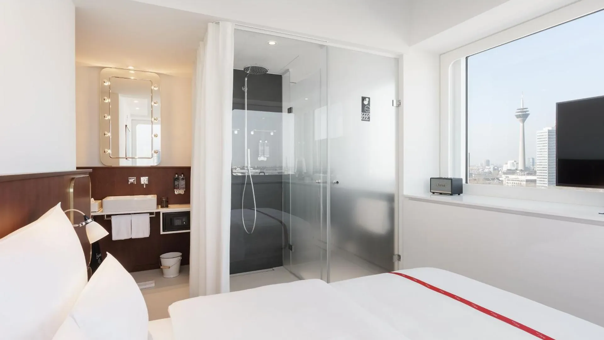 Ruby Luna Hotel デュッセルドルフ
