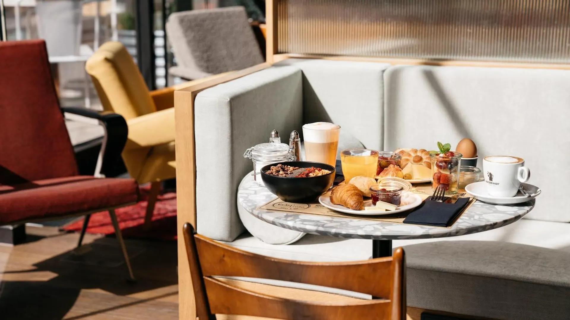 Ruby Luna Hotel デュッセルドルフ